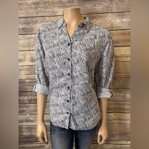 Chico’s Tiger Print Blouse 1 8 S Small‎ Black White Striped Button Front Rolled